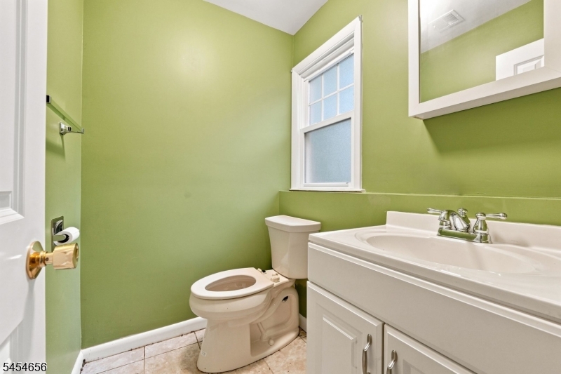 1315 Irving St Property Photo 15
