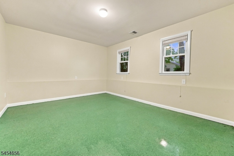 1315 Irving St Property Photo 16