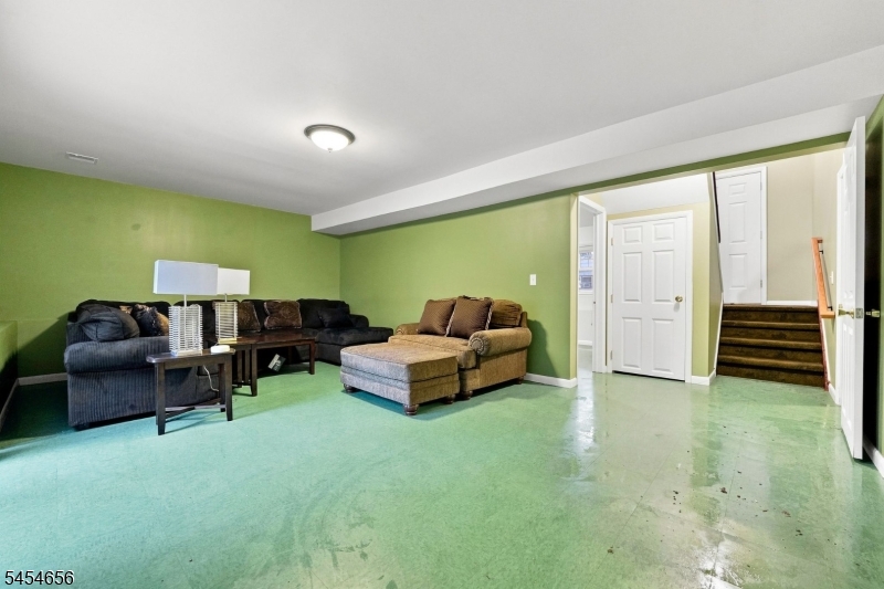 1315 Irving St Property Photo 18
