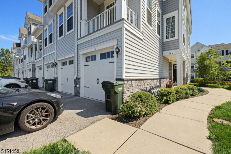 1 Passe Ct Property Photo 3
