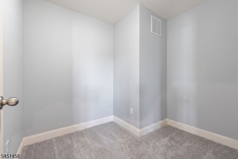 1 Passe Ct Property Photo 18
