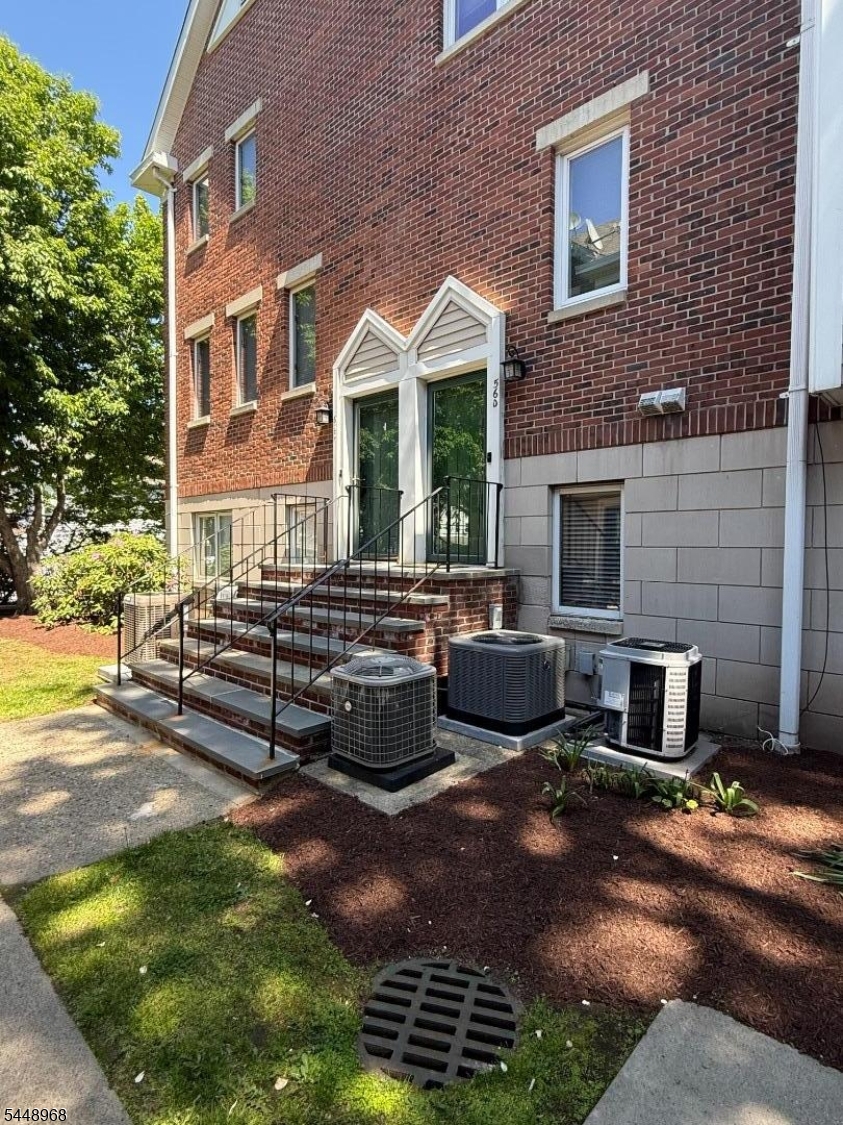 56 Ridgedale Ave 56D