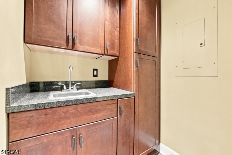 5 Budd St Property Photo 10