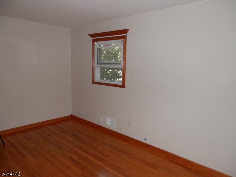 331 Boxwood Ct Property Photo 5