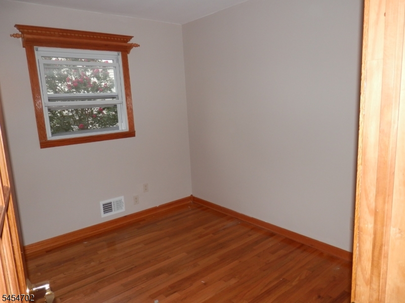 331 Boxwood Ct Property Photo 6