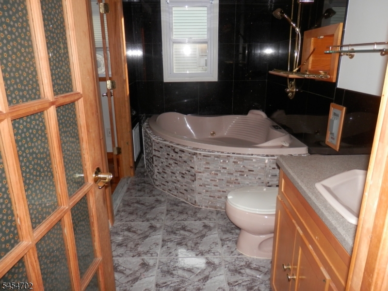 331 Boxwood Ct Property Photo 9