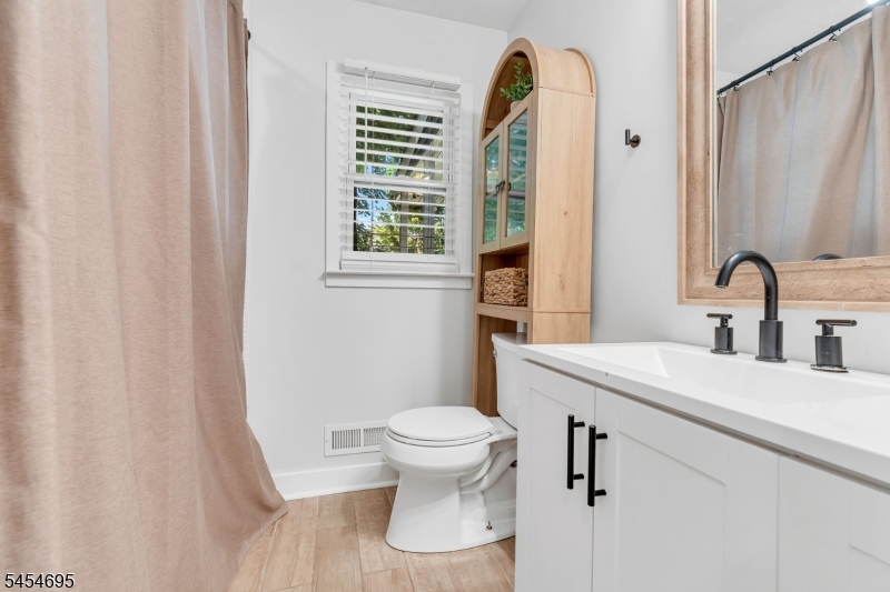1300 Kennedy Blvd Property Photo 18