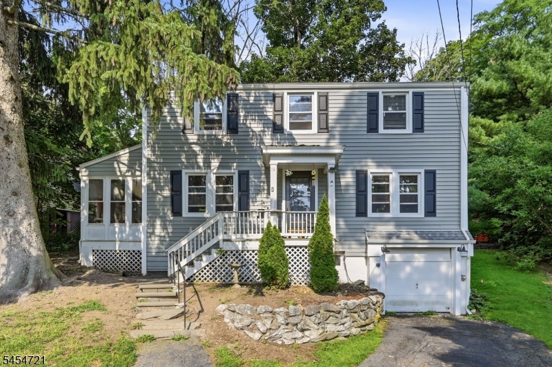 36 Hillside Ave Property Photo 1