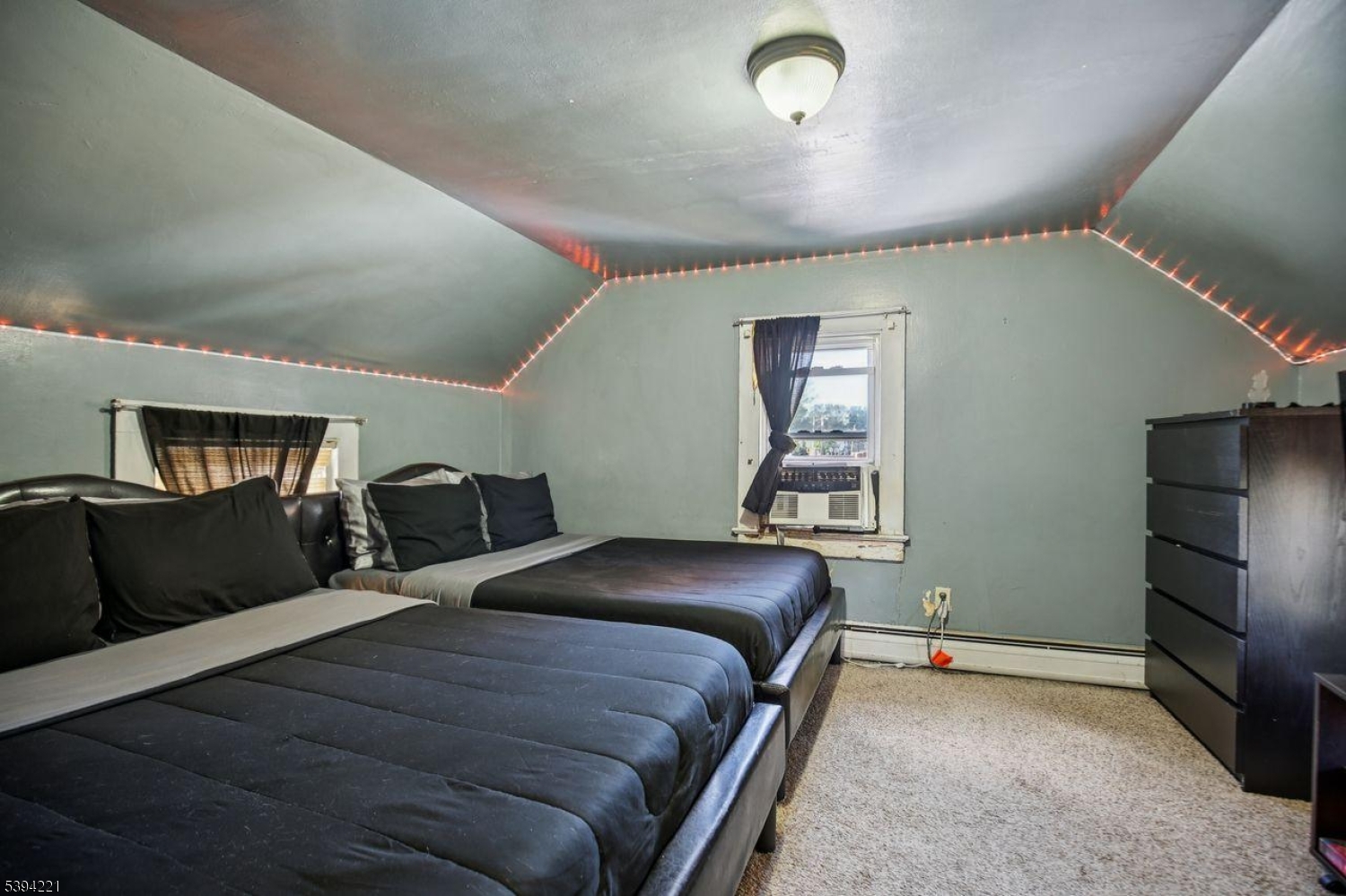 369 Queens Ct Property Photo 16