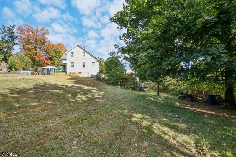 369 Queens Ct Property Photo 22