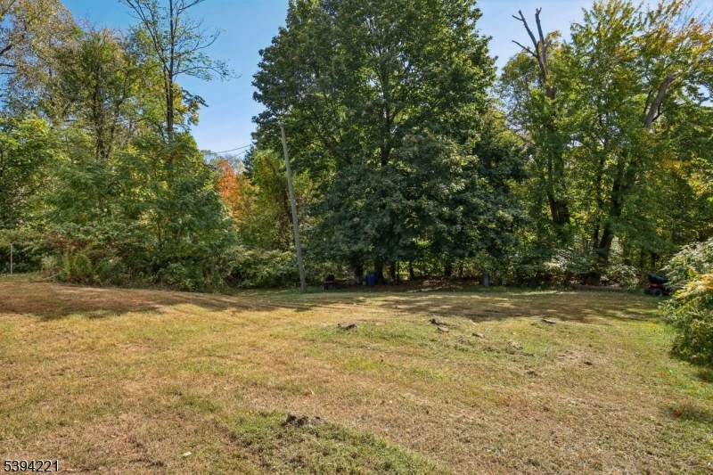 369 Queens Ct Property Photo 23
