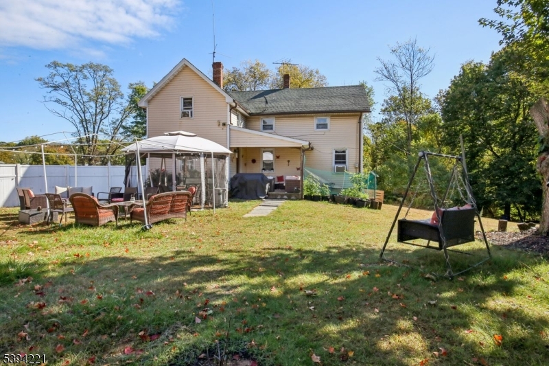 369 Queens Ct Property Photo 26