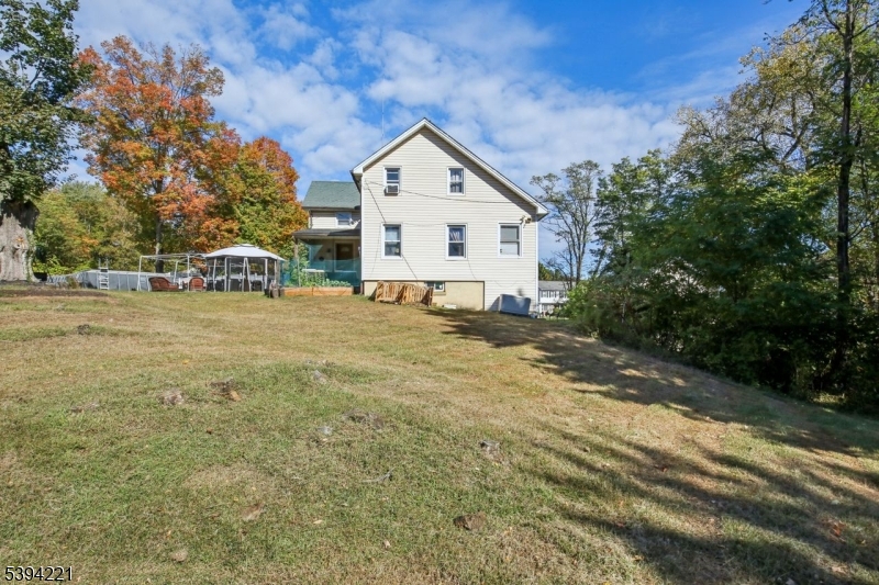 369 Queens Ct Property Photo 29