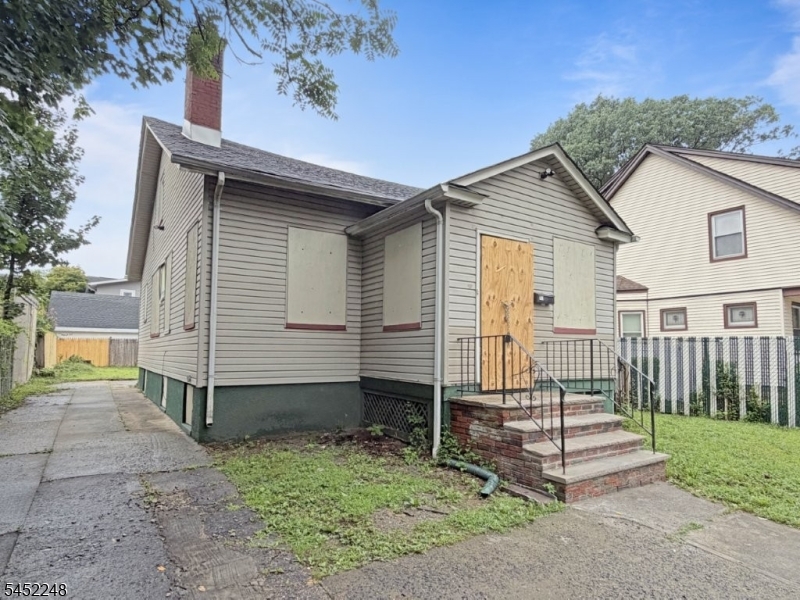 13 Linwood Pl Property Photo 1