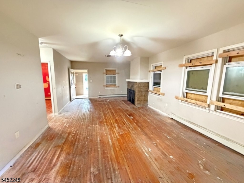 13 Linwood Pl Property Photo 3