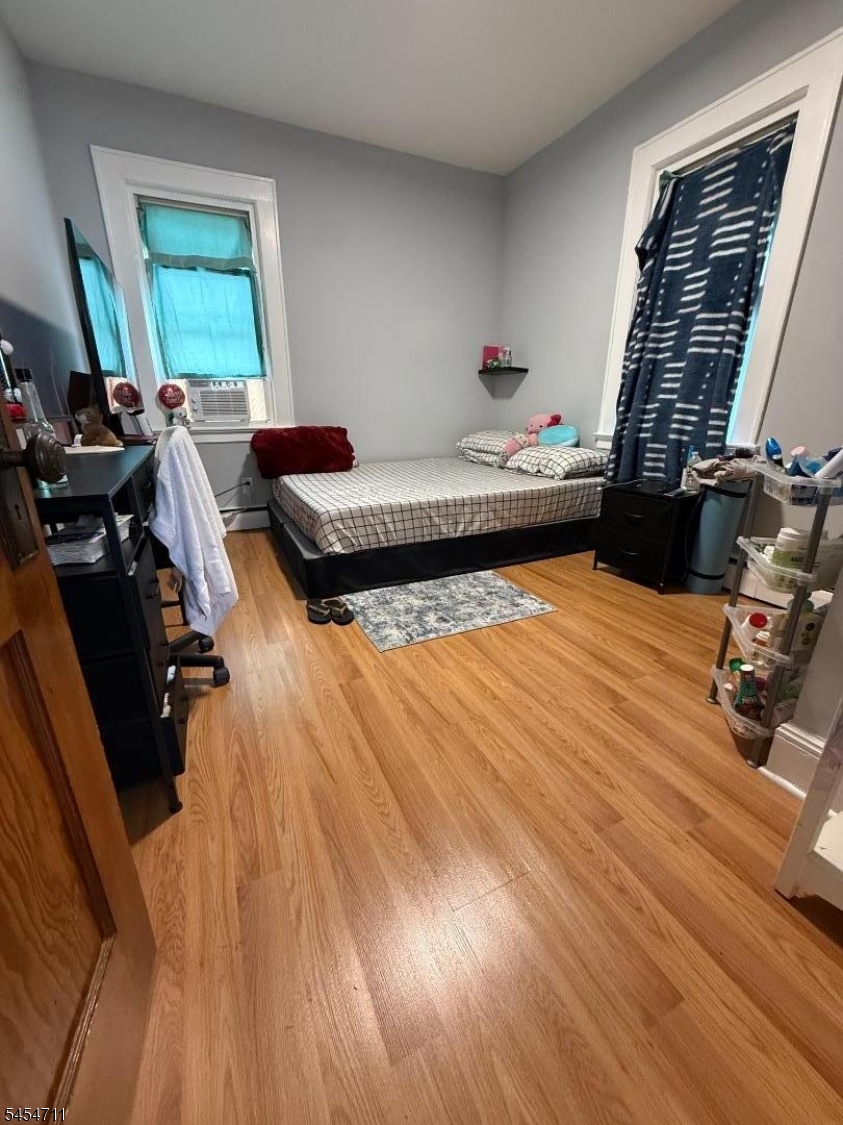 1028 Sheridan Ave Property Photo 9