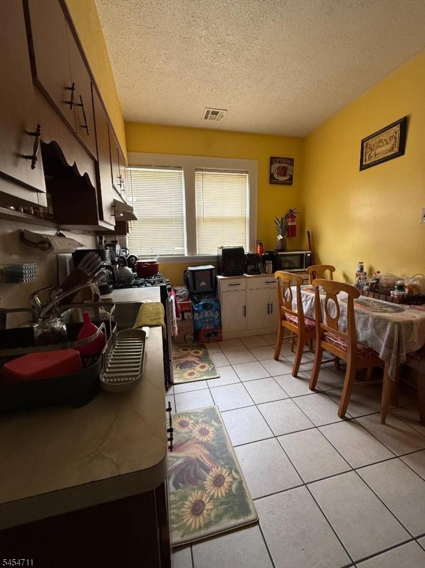 1028 Sheridan Ave Property Photo 11