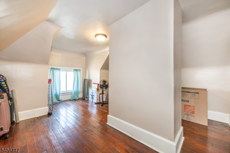 120 N Essex Ave Property Photo 14