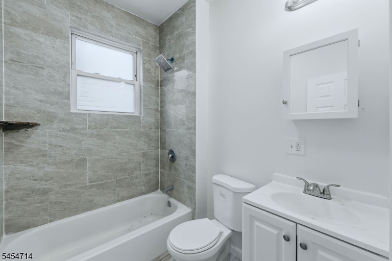 250 Elmwood Ave Property Photo 8
