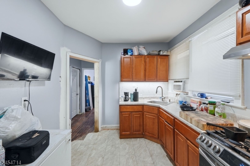 250 Elmwood Ave Property Photo 26