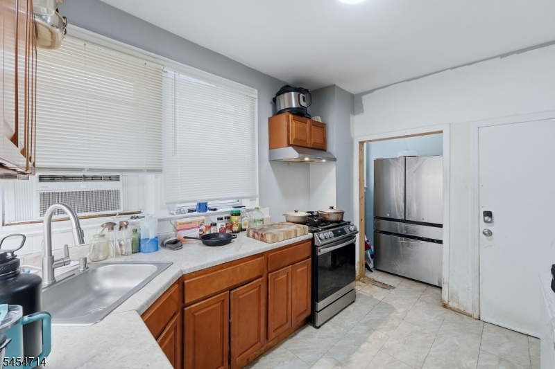 250 Elmwood Ave Property Photo 27