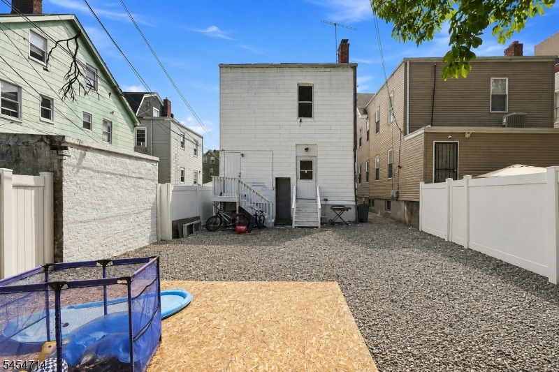 250 Elmwood Ave Property Photo 29