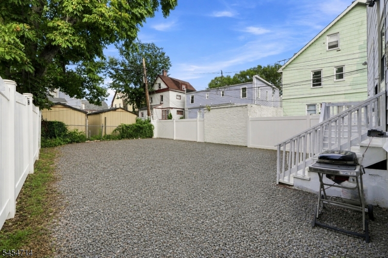 250 Elmwood Ave Property Photo 30