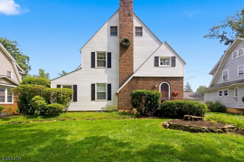 4 Doering Way Property Photo 1
