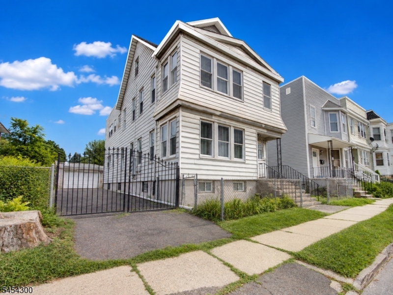 42 Tichenor Ter Property Photo 1