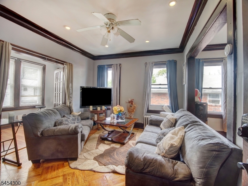 42 Tichenor Ter Property Photo 5