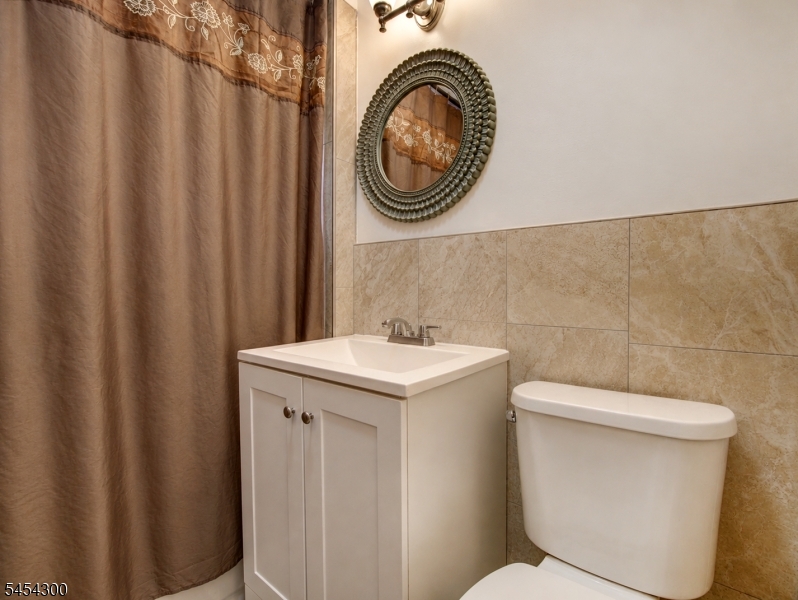 42 Tichenor Ter Property Photo 11