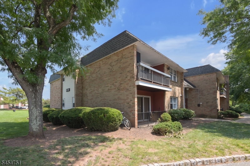 808 Eves Dr 1a Property Photo 2