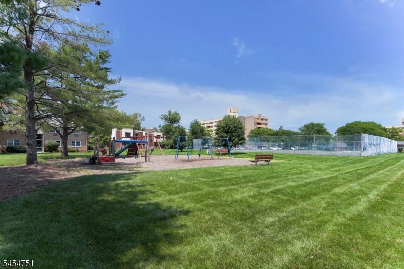 808 Eves Dr 1a Property Photo 4