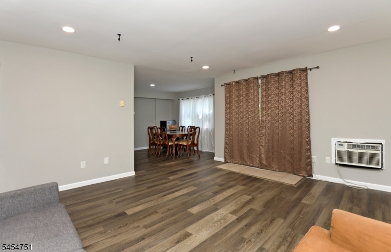 808 Eves Dr 1a Property Photo 7