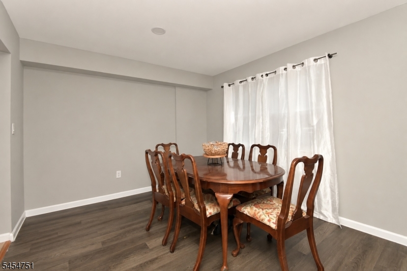 808 Eves Dr 1a Property Photo 9