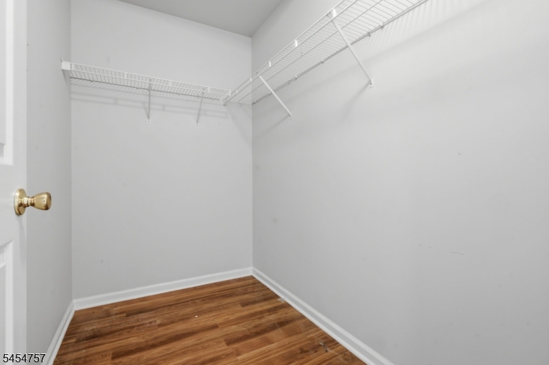 9 Bridgepointe Dr Property Photo 24