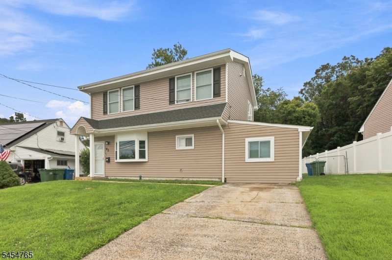 62 Pinetree Dr Property Photo 1