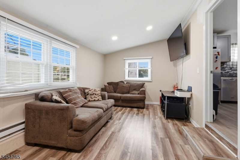 62 Pinetree Dr Property Photo 24