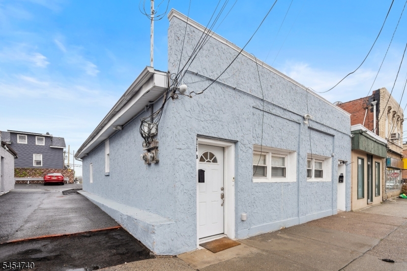 224 Macarthur Ave Property Photo 1
