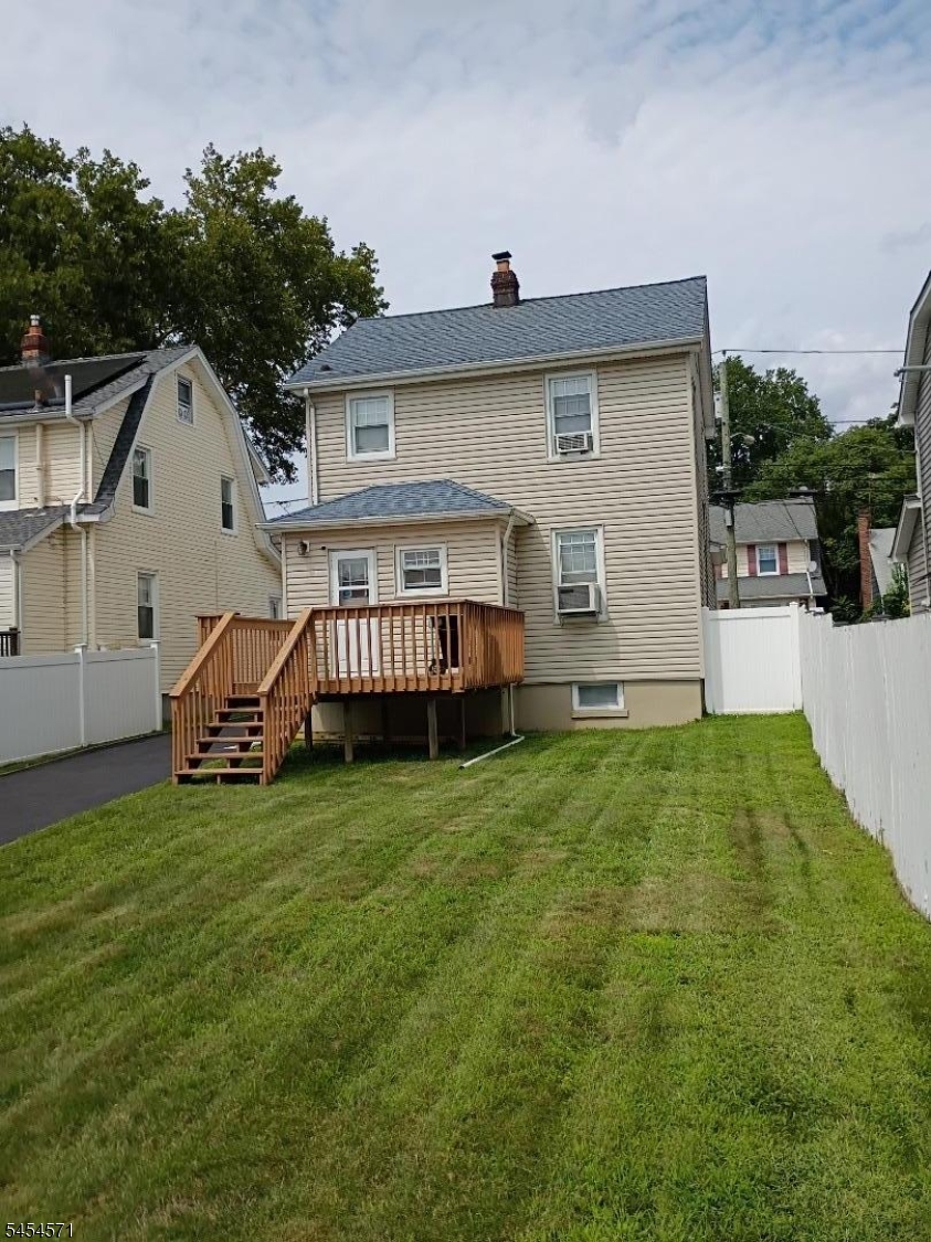 126 Virginia St Property Photo 3