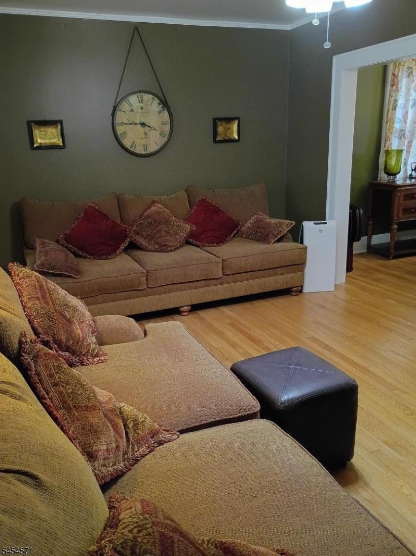 126 Virginia St Property Photo 6