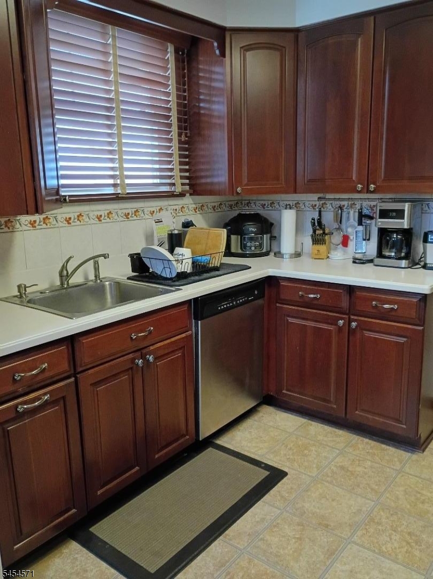 126 Virginia St Property Photo 10