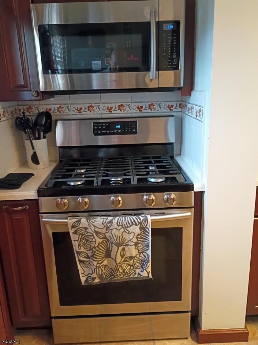126 Virginia St Property Photo 11