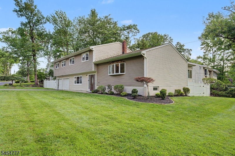 41 Montclair Ave Property Photo 1