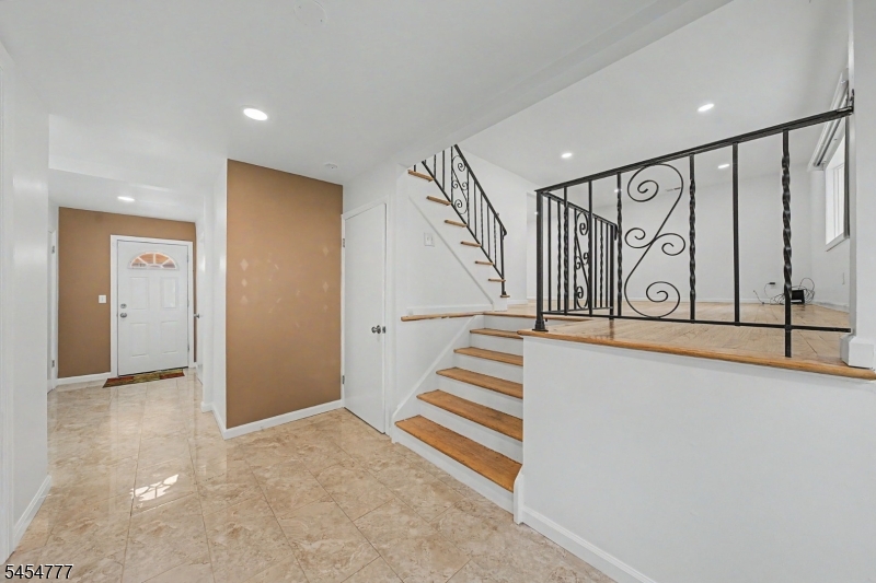 41 Montclair Ave Property Photo 2