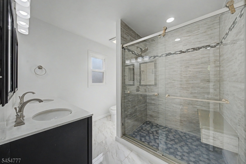 41 Montclair Ave Property Photo 10