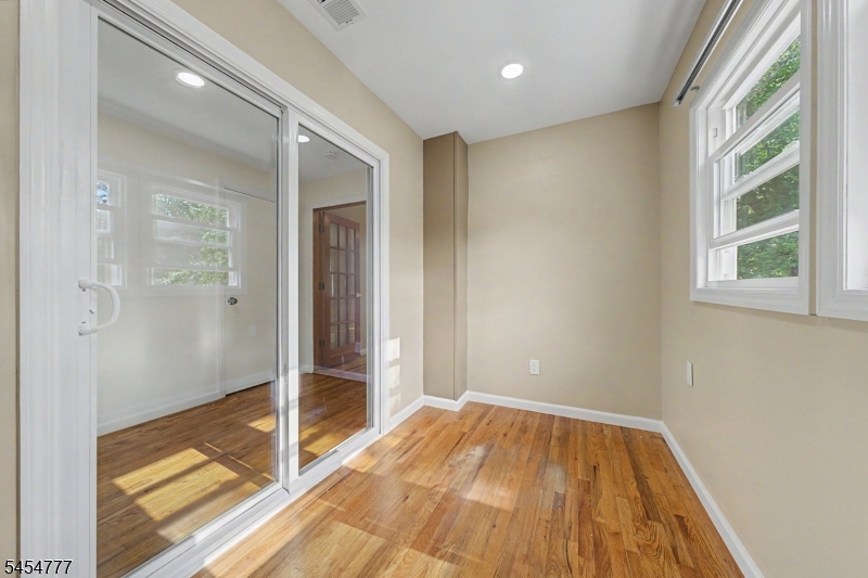 41 Montclair Ave Property Photo 13