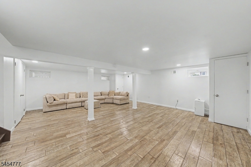 41 Montclair Ave Property Photo 17