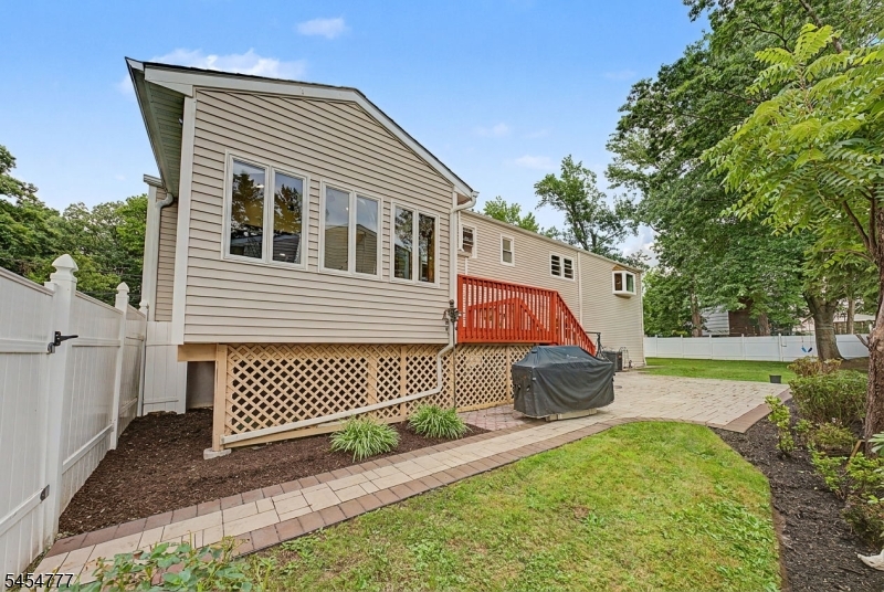 41 Montclair Ave Property Photo 18