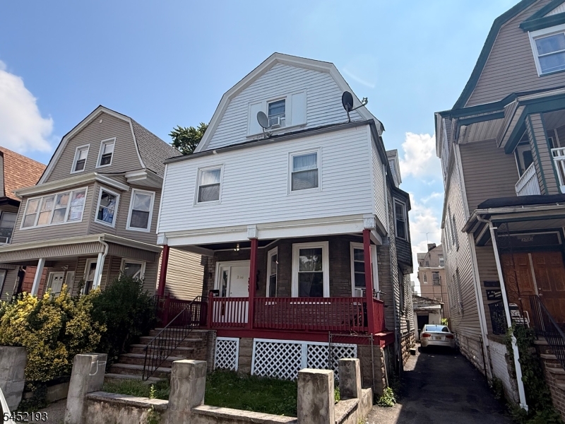 246 Halsted St Property Photo 1